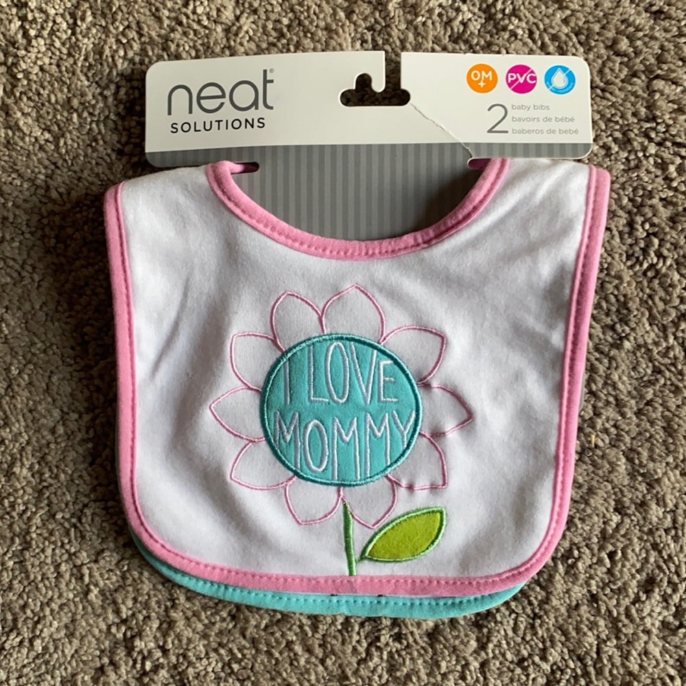 Sassy Baby “I Love My Mommy” and “Mommy Loves Me” Bibs (2) Pink and Blue